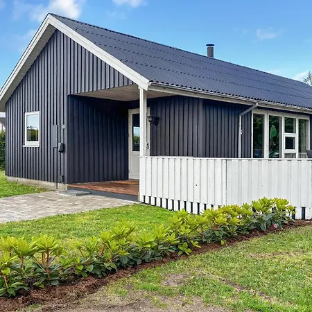 Feriehus Amazing In With Wifi Vinderup